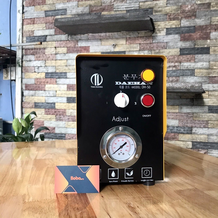 Máy bơm phun sương Daehan DH 50 công suất lớn, tạo độ ẩm và làm mát cho không gian, tốt cho việc bảo quản xe ô tô mini giá rẻ.