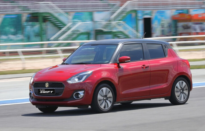 Suzuki Swift 2024 màu trắng, mẫu xe bền bỉ với giá cả hợp lý.