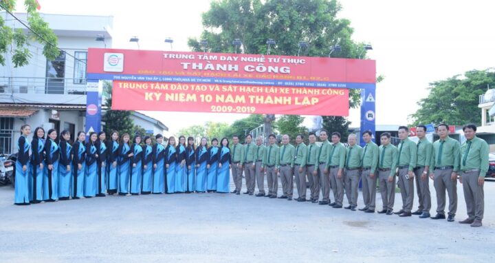 Lễ kỷ niệm 10 năm thành lập trường dạy lái xe ô tô Thành Công, đánh dấu chặng đường phát triển