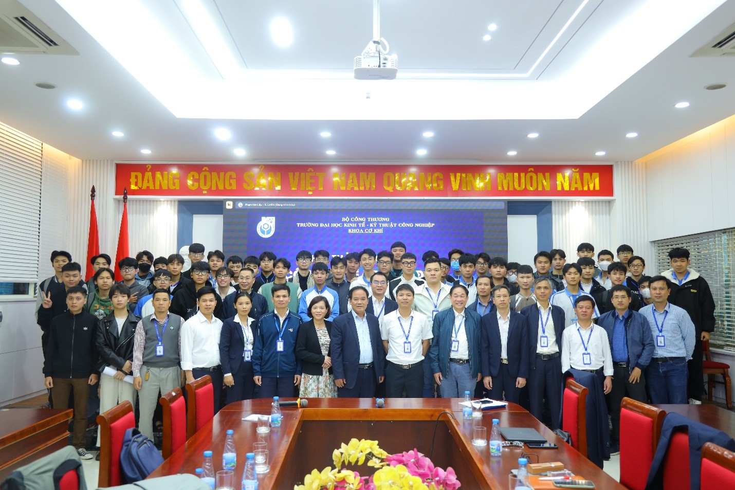 Toàn cảnh hội thảo chuyên đề công nghệ xe ô tô điện