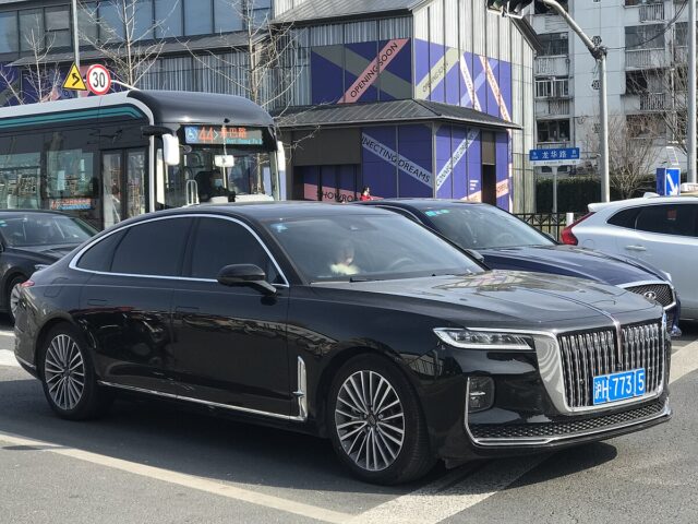 1200px Hongqi H9 010
