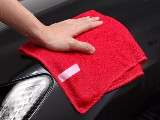 Lợi ích và hạn chế khi tự đánh bóng xe ô tô bằng cana tại nhà
