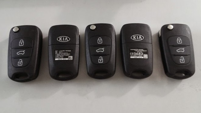 Nâng cấp và độ chìa khóa xe ô tô KIA theo yêu cầu