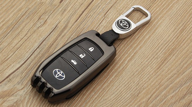 Phổ biến chìa khóa xe Toyota, dịch vụ thay pin tiện lợi