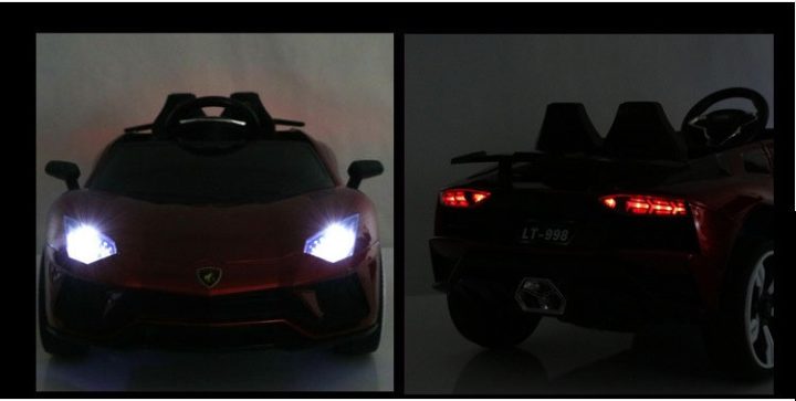 Xe ô tô điện LT 998 nổi bật với hệ thống đèn LED khi di chuyển trong điều kiện ánh sáng yếu