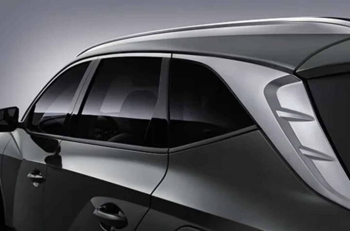 Gương chiếu hậu chỉnh điện, gập điện của Hyundai Tucson kết hợp xi nhan.