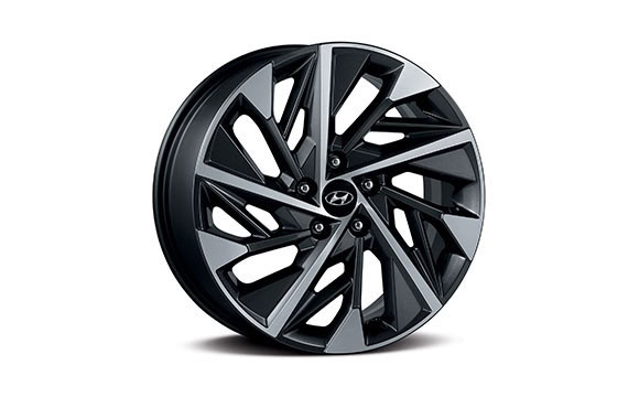 Mâm xe hợp kim 18 inch của Hyundai Tucson, nâng tầm vẻ ngoài năng động.