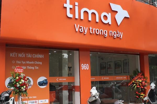 Khách hàng nhận khoản vay lớn bằng cách thế chấp giấy tờ xe ô tô tại Hà Nội