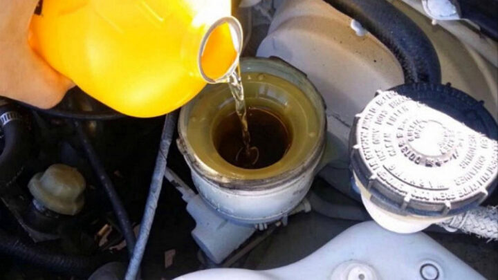 Chai dầu thắng xe ô tô chất lượng cao và bình chứa dầu