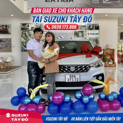 Một khách hàng khác nhận bàn giao Suzuki Ertiga