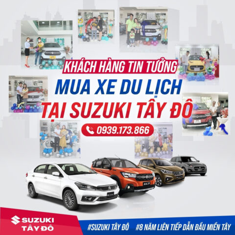 Khách hàng nhận chìa khóa xe Suzuki Ertiga