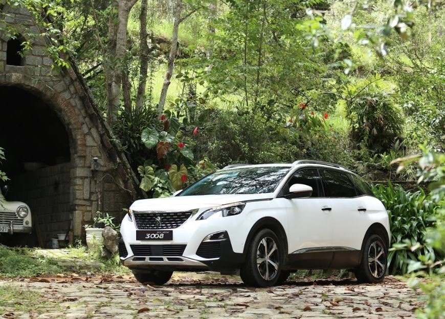 Dàn xe Peugeot 3008 và 5008, các mẫu SUV thành công của hãng xe ô tô Pháp này tại thị trường Việt Nam.