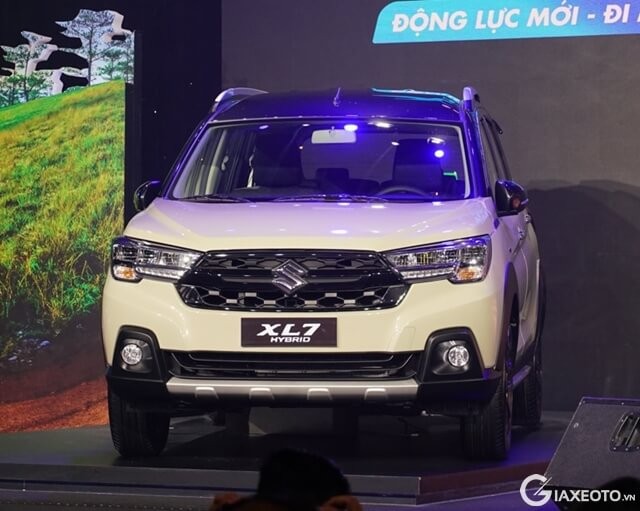 gia-xe-suzuki-xl7-hybrid-lan-banh