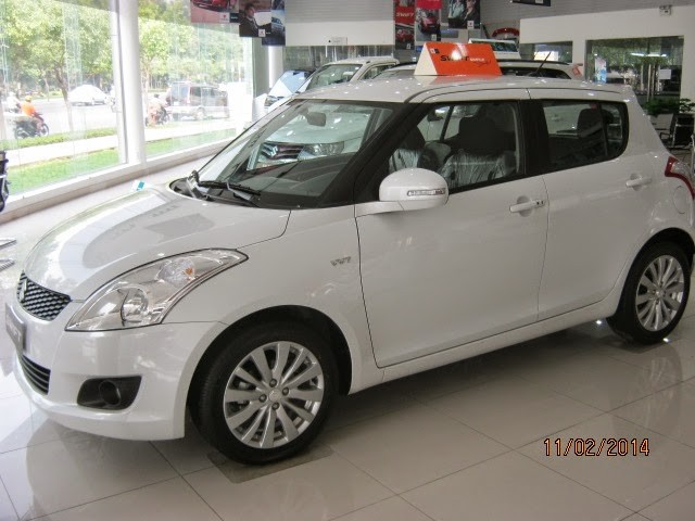 Thân xe Suzuki Swift với mâm hợp kim 16 inch
