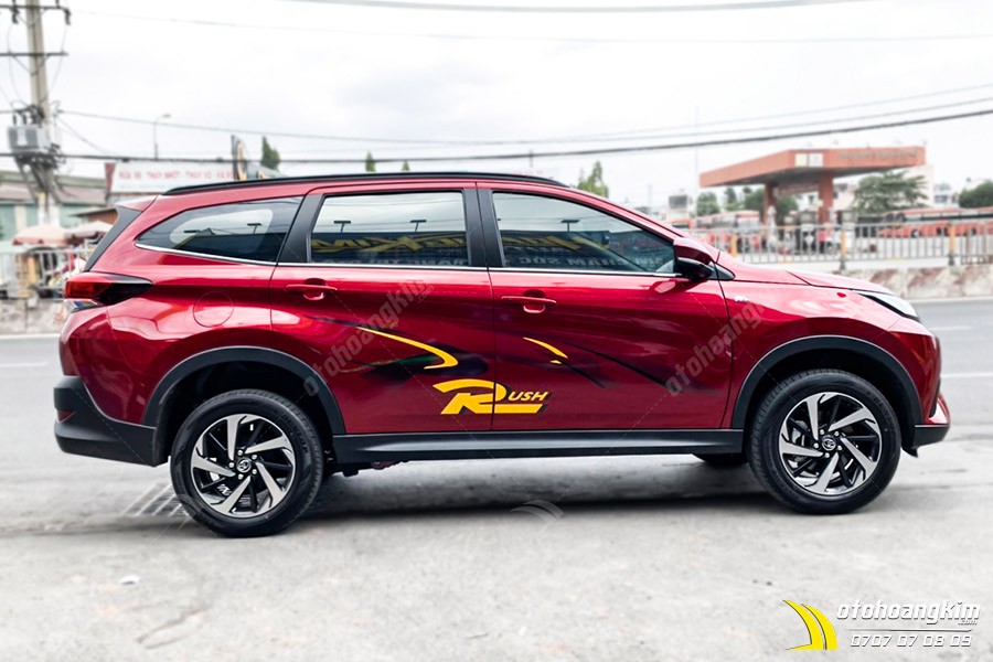 Dán tem sườn trang trí ngoại thất cho xe Rush