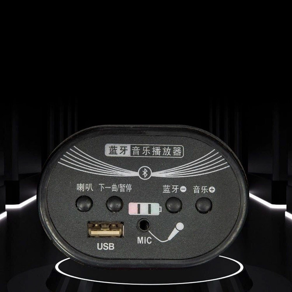 Tính năng kết nối USB trên xe ô tô điện đồ chơi, cho phép bé nghe nhạc yêu thích