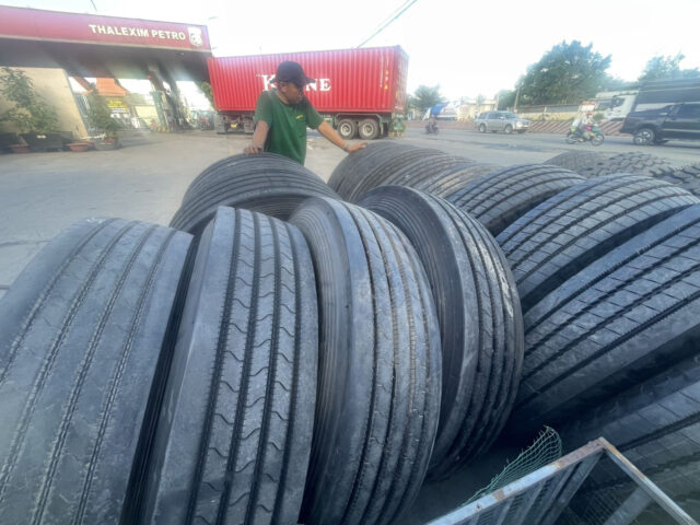 Kho lốp xe ô tô container đa dạng mẫu mã