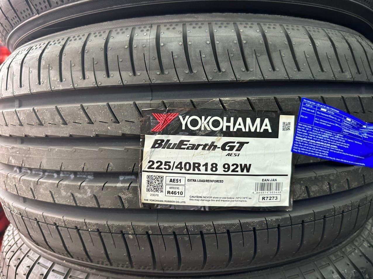 Khu vực lắp đặt lốp xe ô tô chuyên nghiệp tại đại lý