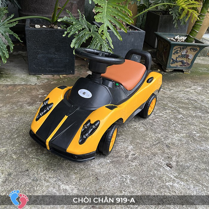 Bánh xe chống trượt và xoay 360 độ của xe chòi chân ô tô