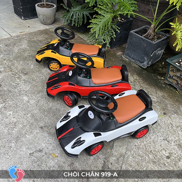 Cận cảnh mặt trước xe chòi chân ô tô SC-919-A với đèn LED pha