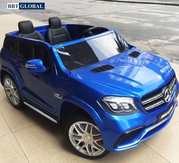 Dòng xe ô tô 2 chỗ Mercedes màu xanh nổi bật, phong cách hiện đại
