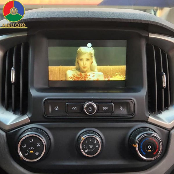 Màn hình zin tích hợp Android Box trên Chevrolet Colorado 2020