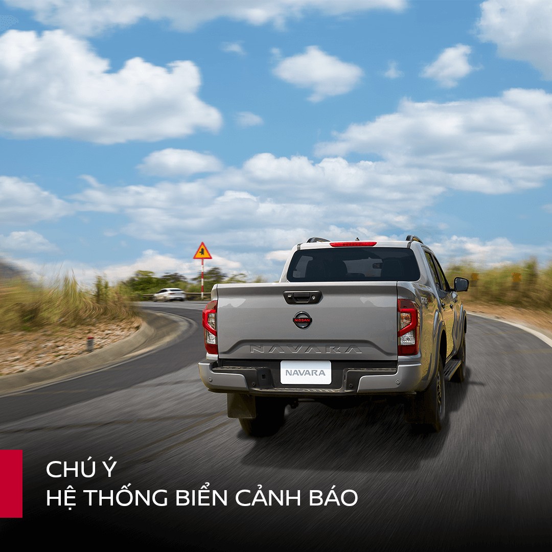Luôn chú ý biển cảnh báo khi lái xe ô tô đường đồi núi