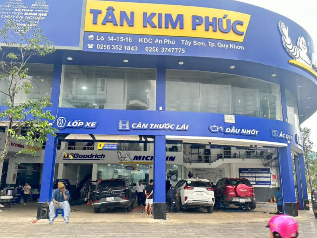 Trung tâm chăm sóc xe hơi Tân Kim Phúc cung cấp đa dạng phụ kiện
