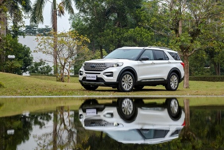 Một nhóm 10 mẫu ô tô trên thị trường, cần chú ý đến các mẫu bán chạy hoặc bán chậm để tìm khuyến mãi