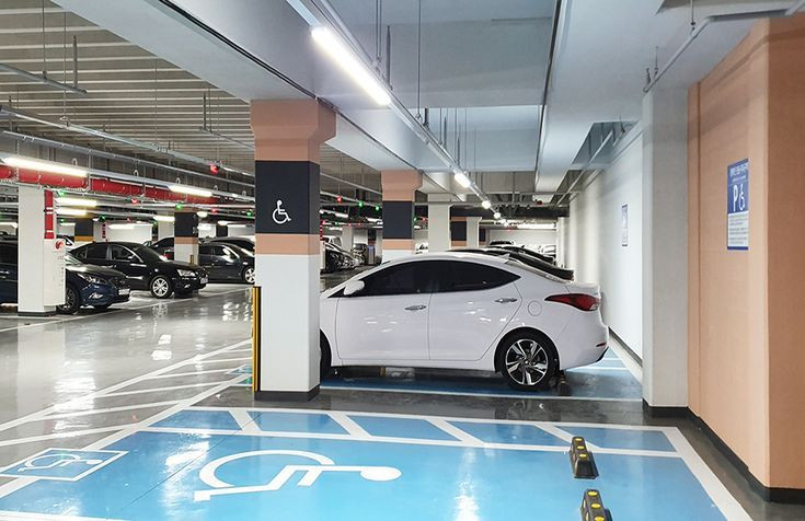Bãi xe Huy Long Car Quận 6 có mái che toàn diện
