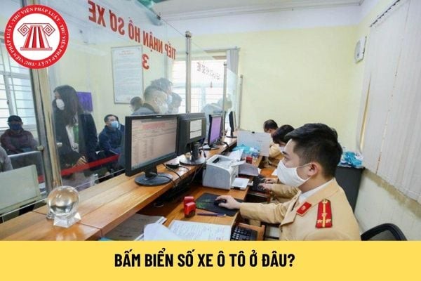 Quy trình bấm biển số xe ô tô tự động tại cơ quan đăng ký, đảm bảo tính công bằng và minh bạch.