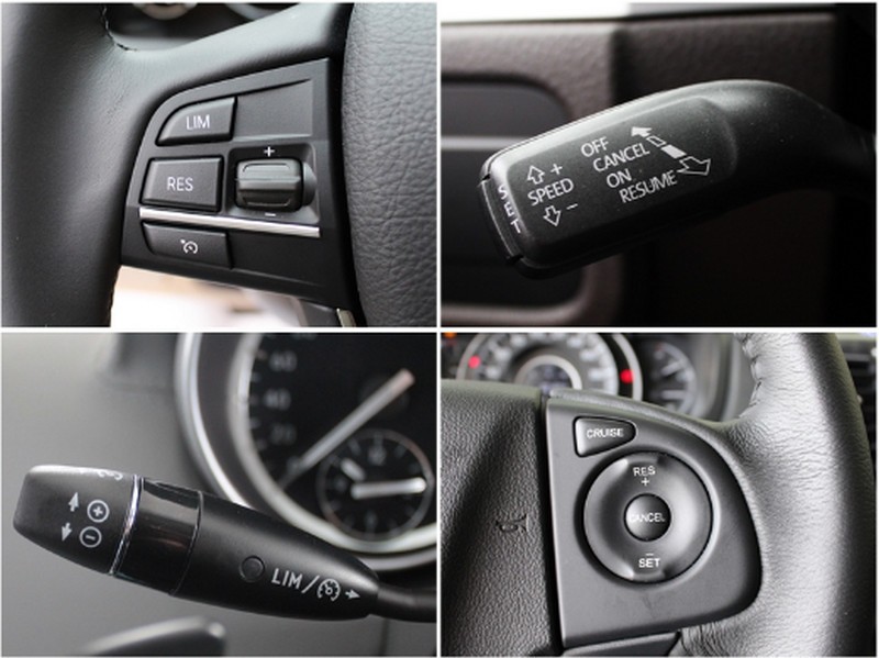 Bảng điều khiển trên vô lăng và màn hình giải trí xe Toyota Innova
