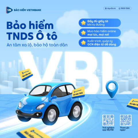 Hình ảnh người phụ nữ cầm điện thoại trong xe, minh họa việc sử dụng ứng dụng di động cho bảo hiểm xe ô tô