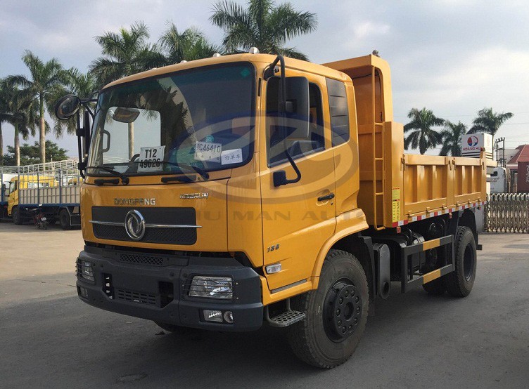 Nội thất tiện nghi của xe ô tô Trường Giang ben 8.1 tấn