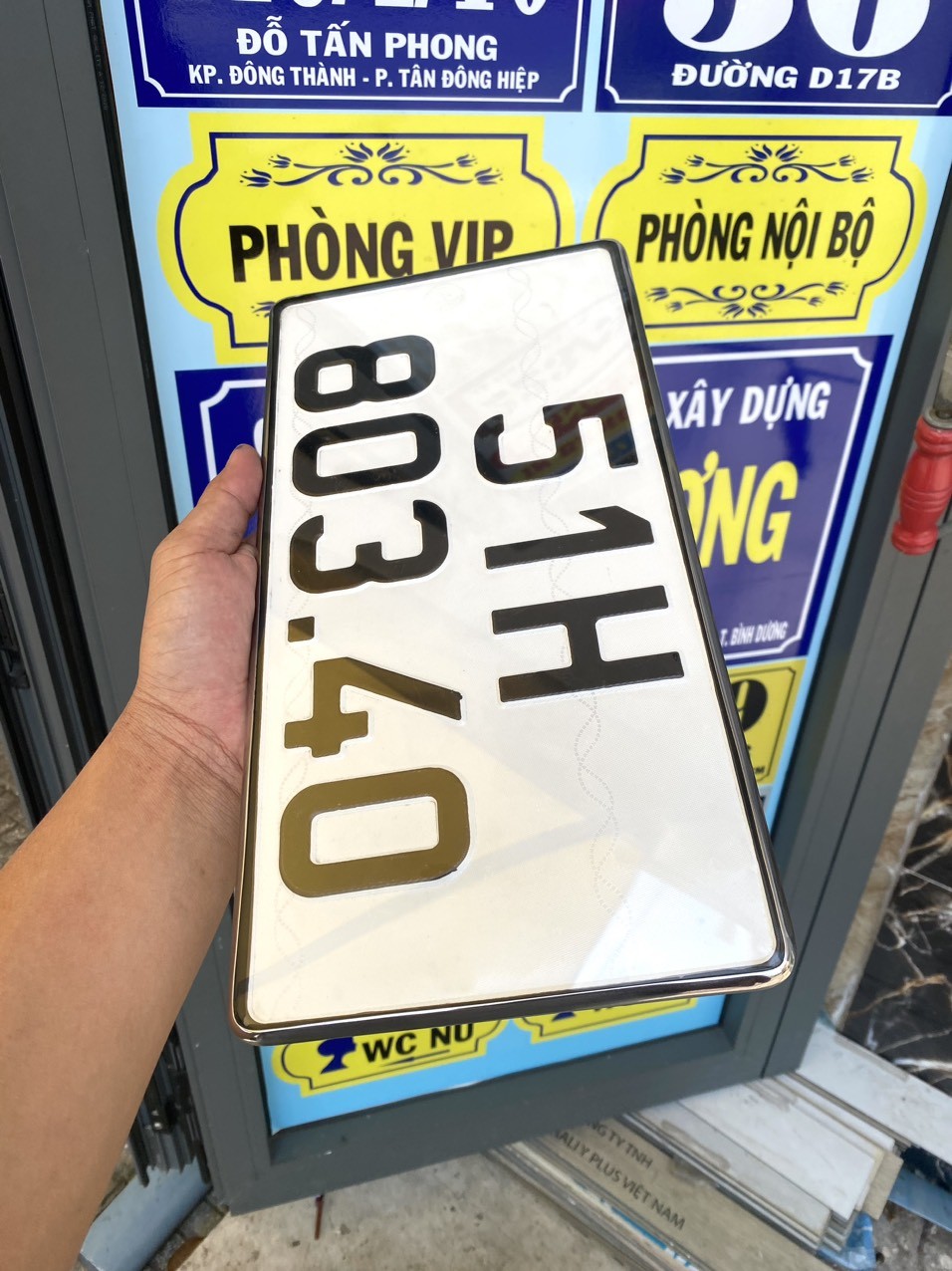 Biển số xe ô tô chất lượng cao sau khi ép