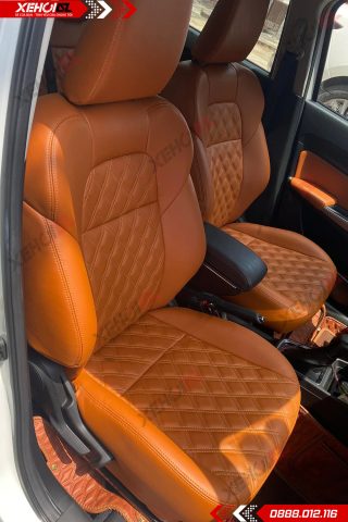 Nội thất Ford Ecosport với bọc ghế da may quả trám sang trọng