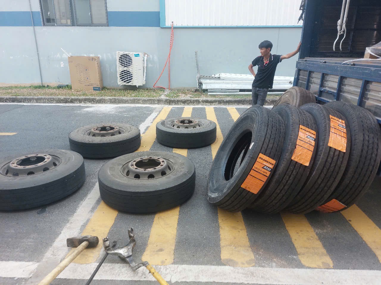 Học Vá Xe Ô Tô: Cơ Hội Nghề Nghiệp Và Kỹ Thuật Toàn Diện