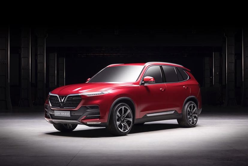 Mẫu SUV VinFast Lux SA 2.0 tại lễ ra mắt xe ô tô VinFast, thể hiện sự sang trọng