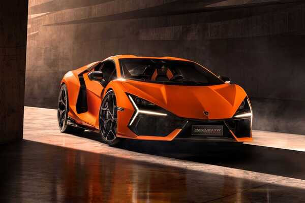 Siêu xe Lamborghini trên đường