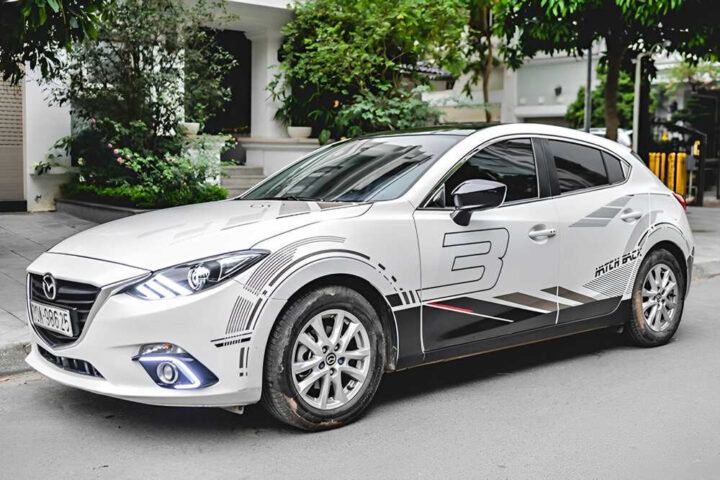 Kỹ thuật dán decal xe ô tô: dán khô và dán ướt chuyên nghiệp