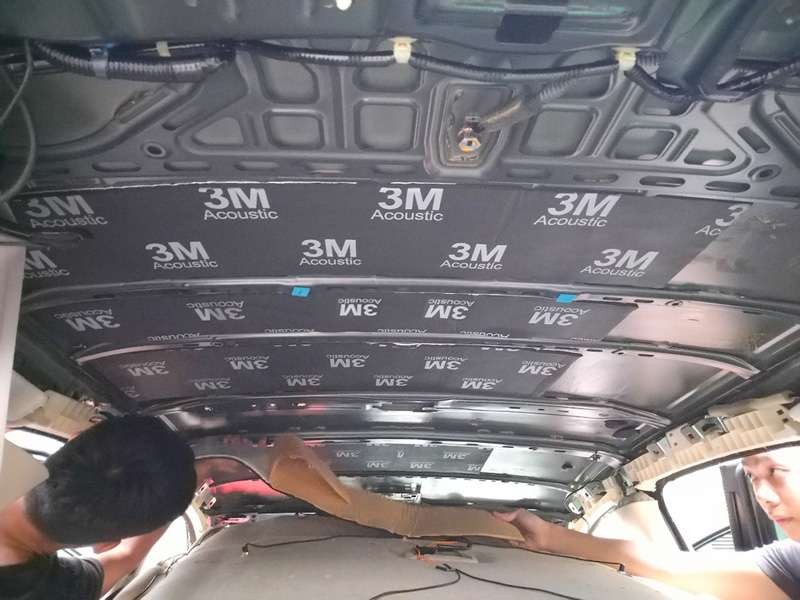 Thi công cách âm trần xe ô tô để hạn chế tiếng mưa và vọng âm, tối ưu cho chống ồn xe ô tô