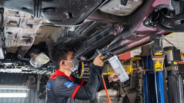 Xịt cách âm gầm xe ô tô bảo vệ chống ồn