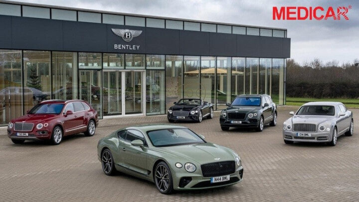 Mẫu xe Bentley siêu sang màu xanh dương nổi bật, thể hiện đẳng cấp và sự xa hoa của thương hiệu ô tô đắt nhất