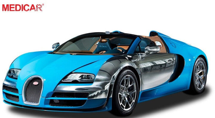 Siêu xe Bugatti Chiron đang di chuyển với tốc độ cao, biểu tượng của sự nhanh nhất và đắt giá nhất trong giới ô tô