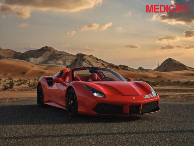 Siêu xe Ferrari màu đỏ nổi bật với thiết kế thể thao, thể hiện đẳng cấp và tốc độ của hãng xe đắt tiền hàng đầu