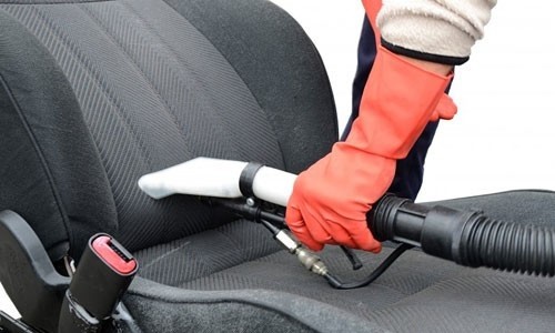 Quy trình làm sạch ghế nỉ xe ô tô đúng cách bằng máy hút bụi