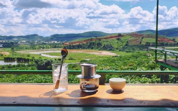 Quán cà phê view đẹp ở Đà Lạt, thư giãn sau hành trình thuê xe ô tô đi chơi