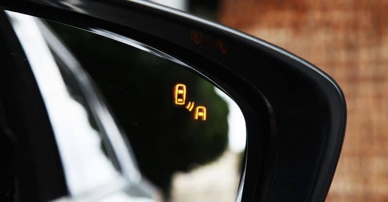 Hệ thống cảnh báo điểm mù bằng cảm biến radar hỗ trợ phát hiện phương tiện trong vùng khuất