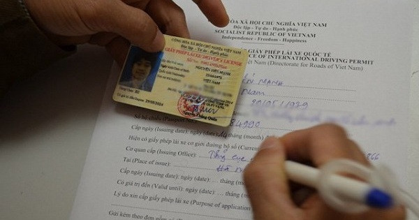 Nộp hồ sơ cấp đổi/cấp lại giấy phép lái xe