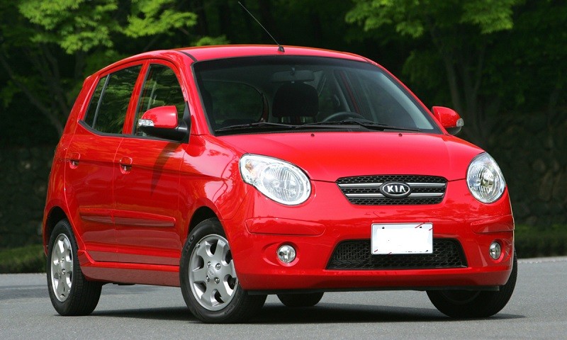 Kia Morning 2007 màu bạc, chiếc hatchback nhỏ gọn phù hợp với mức giá xe ô tô cũ dưới 150 triệu đồng tại đô thị